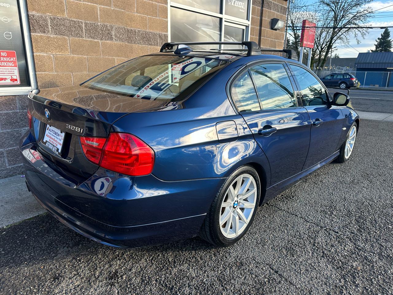 BMW 3 Series 4dr Sdn 328i RWD South Africa 2011