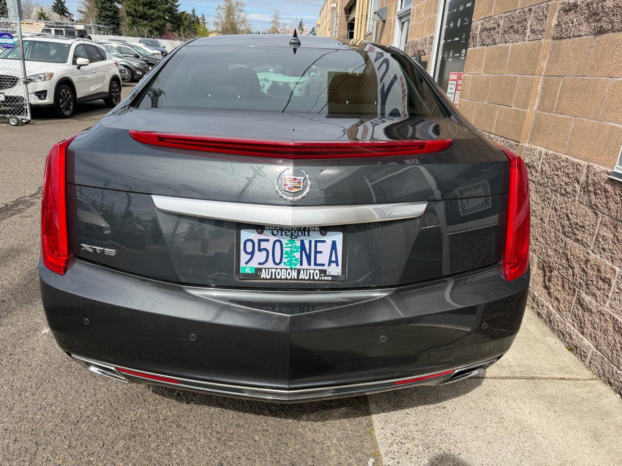 Cadillac XTS 4dr Sdn Premium FWD 2013
