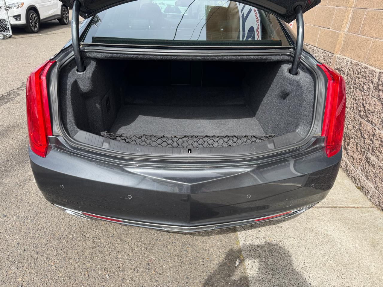 Cadillac XTS 4dr Sdn Premium FWD 2013