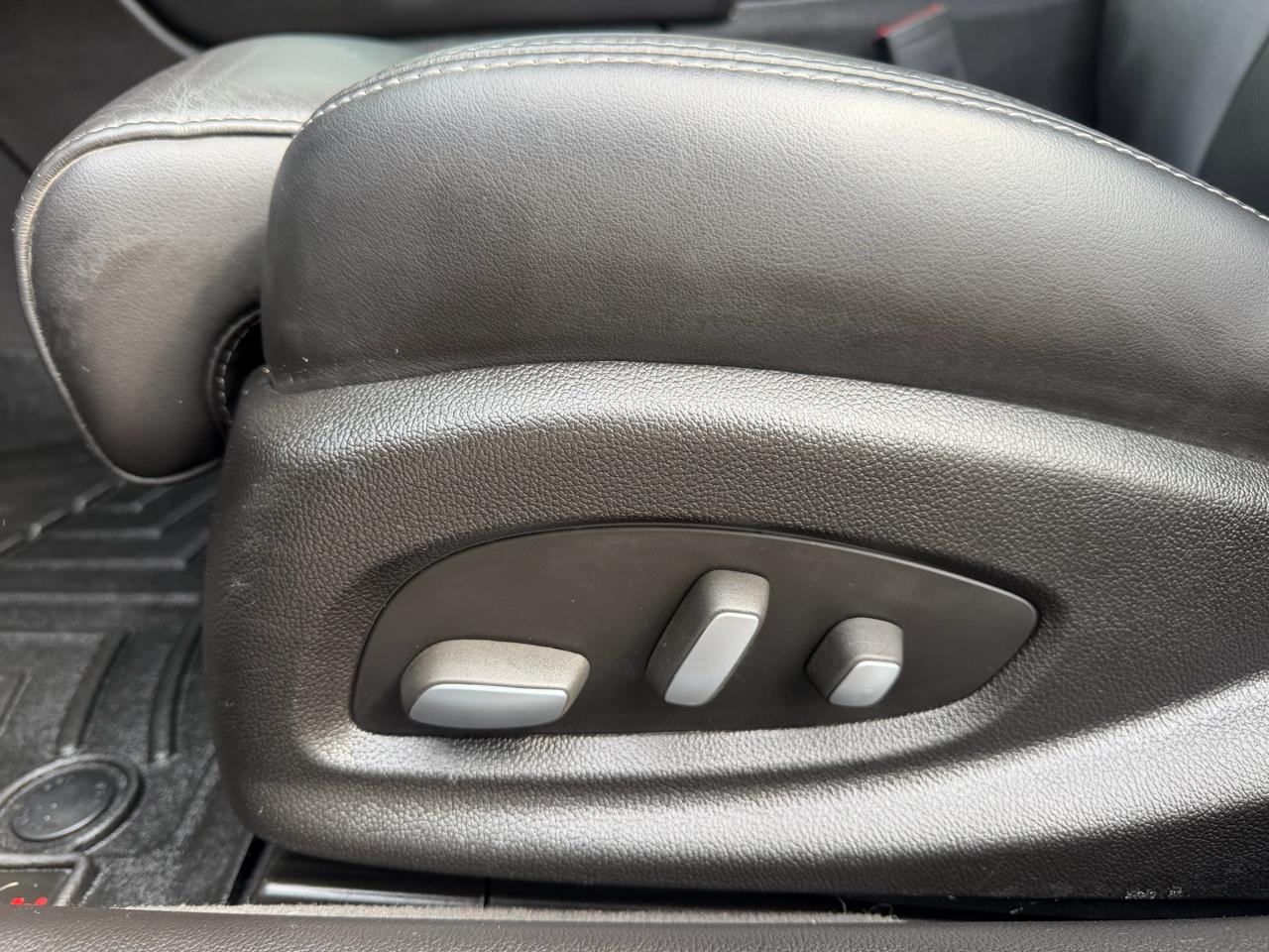 Cadillac XTS 4dr Sdn Premium FWD 2013