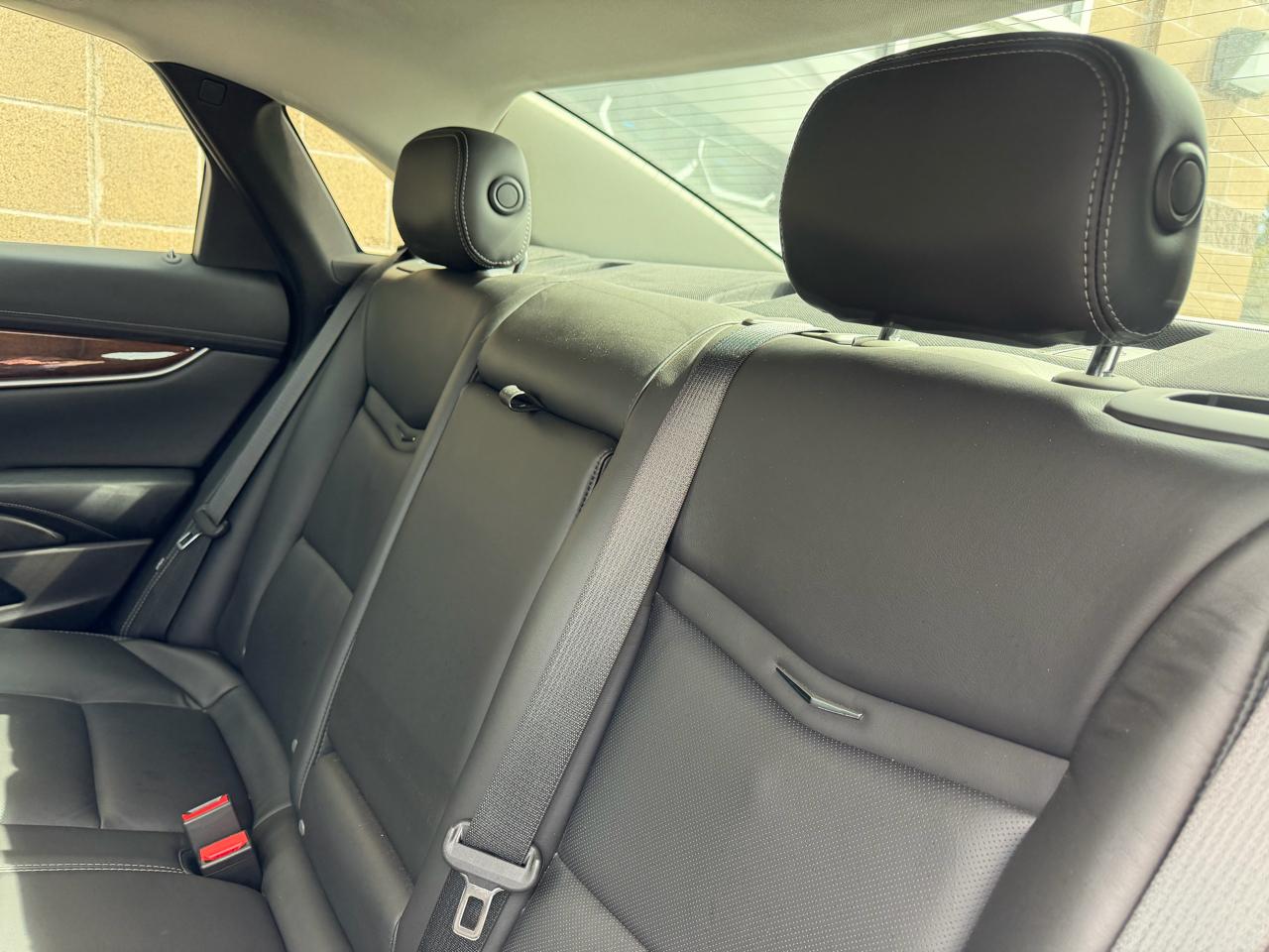 Cadillac XTS 4dr Sdn Premium FWD 2013