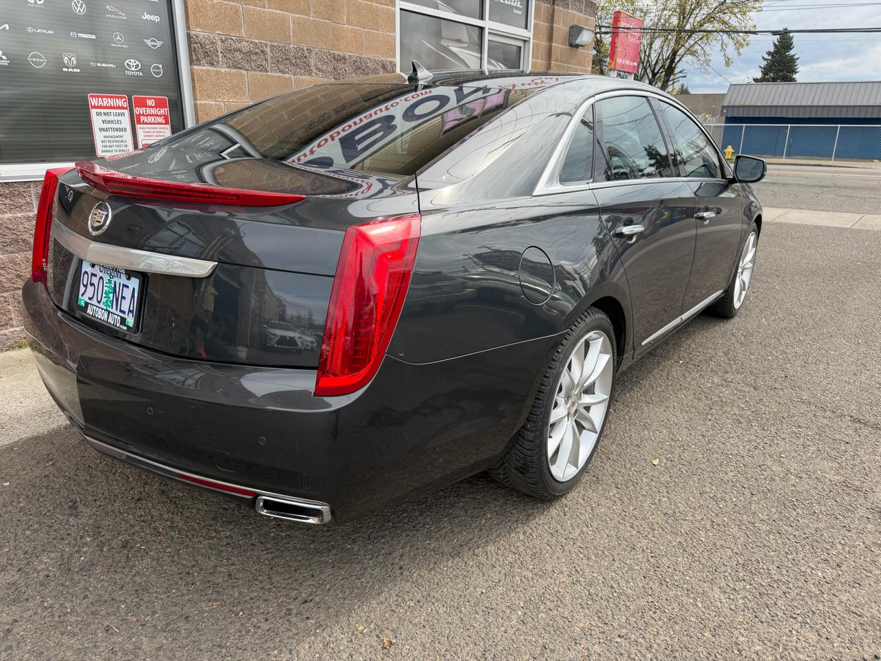 Cadillac XTS 4dr Sdn Premium FWD 2013
