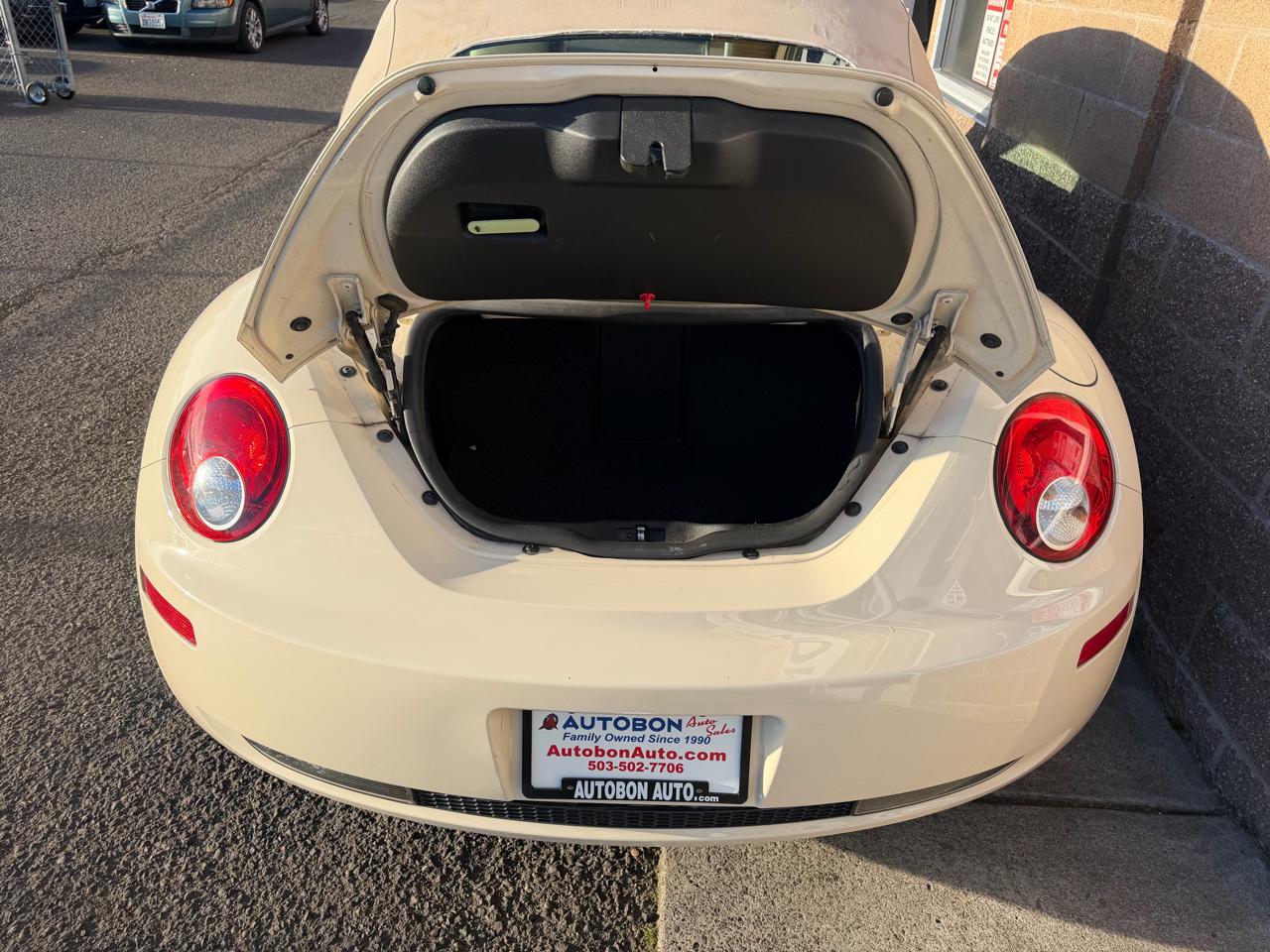 Volkswagen New Beetle Convertible 2dr Auto SE 2008