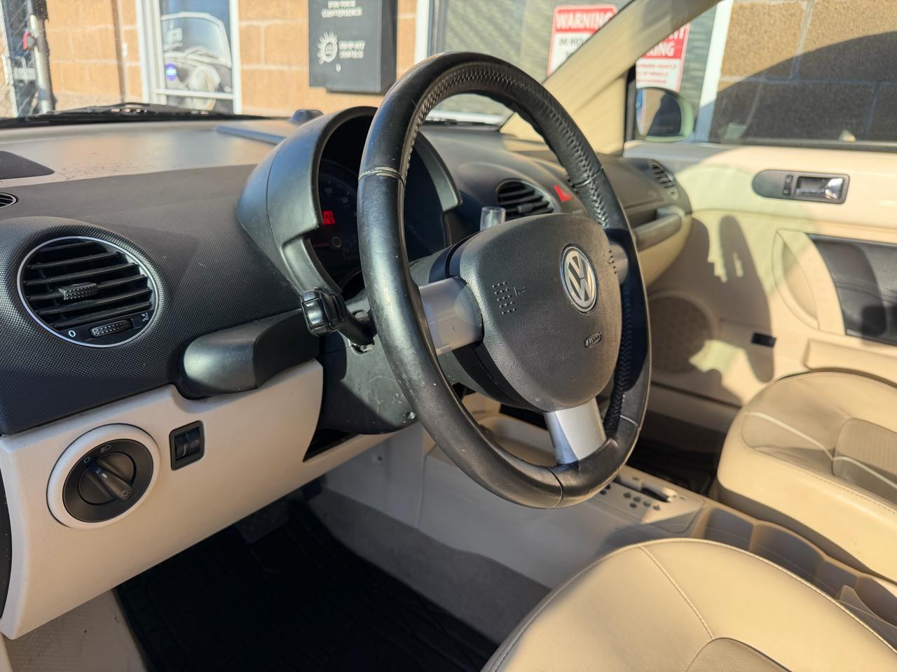 Volkswagen New Beetle Convertible 2dr Auto SE 2008