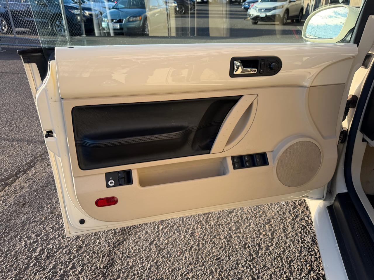 Volkswagen New Beetle Convertible 2dr Auto SE 2008