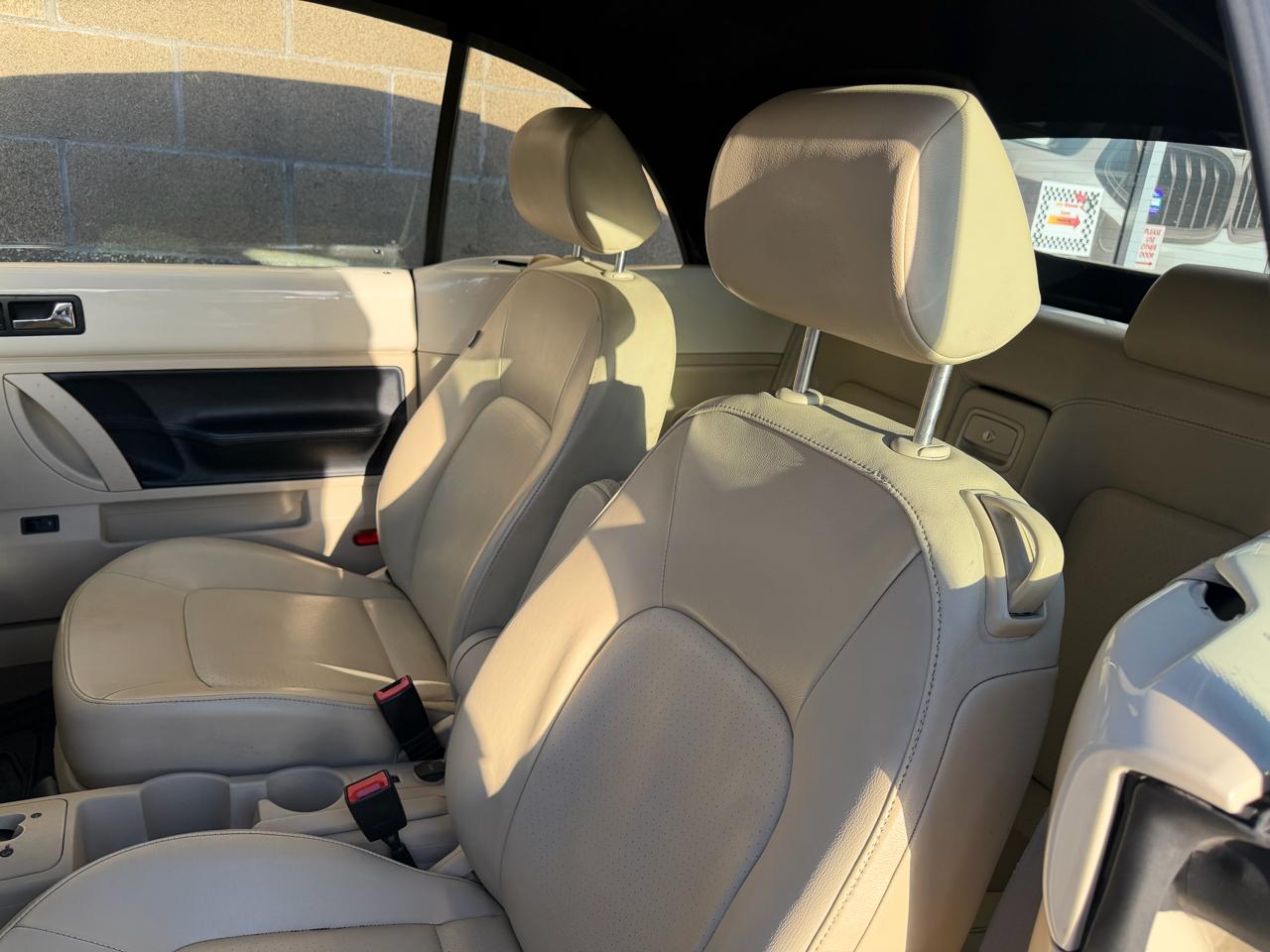 Volkswagen New Beetle Convertible 2dr Auto SE 2008