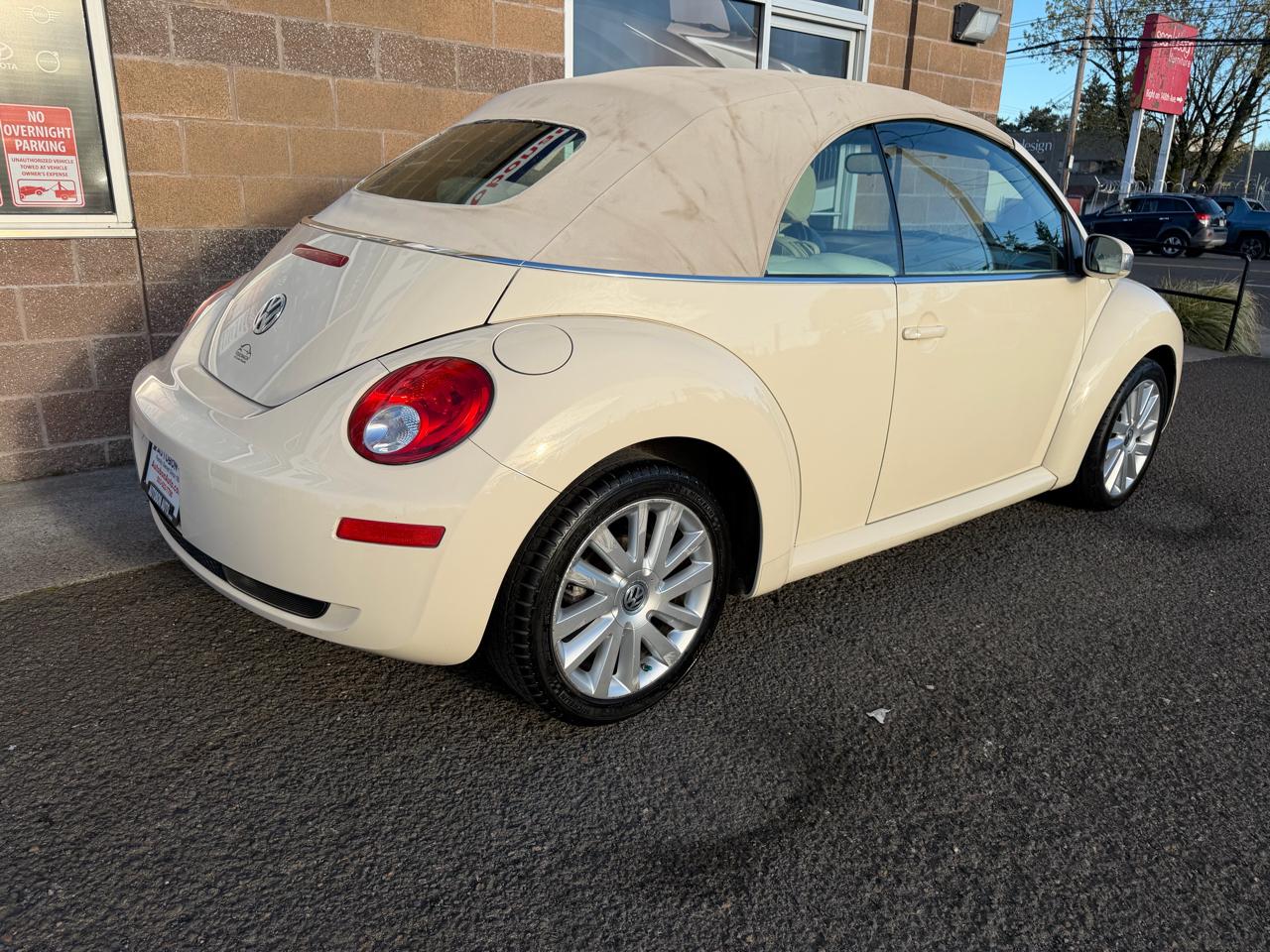 Volkswagen New Beetle Convertible 2dr Auto SE 2008