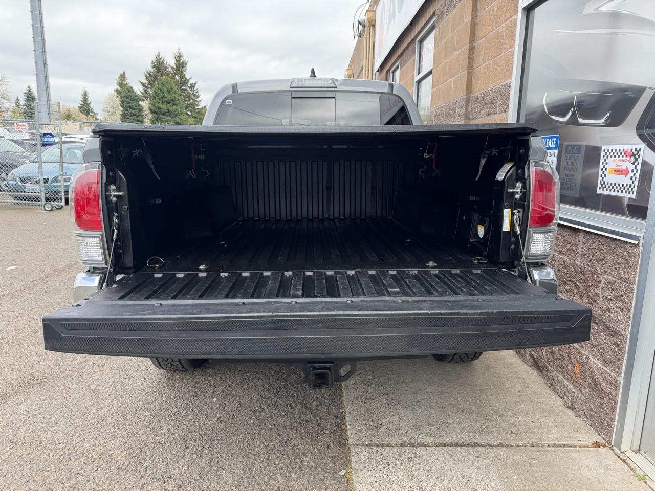 Toyota Tacoma 4WD TRD Off Road Double Cab 5' Bed V6 MT (Natl) 2021