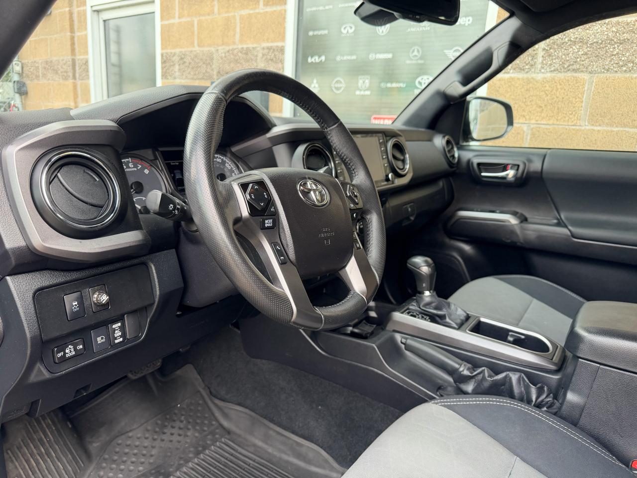 Toyota Tacoma 4WD TRD Off Road Double Cab 5' Bed V6 MT (Natl) 2021