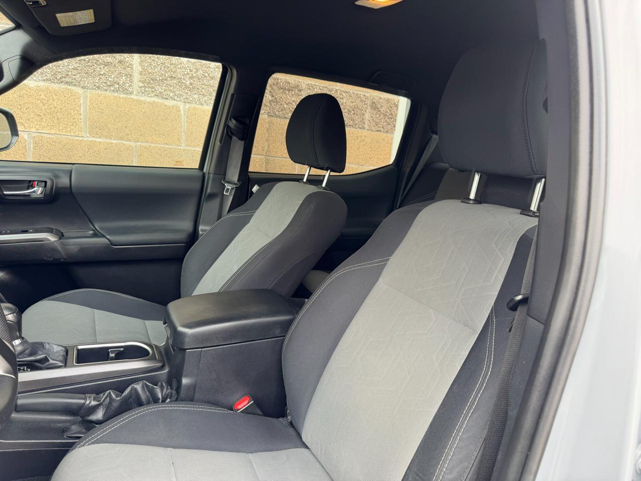 Toyota Tacoma 4WD TRD Off Road Double Cab 5' Bed V6 MT (Natl) 2021