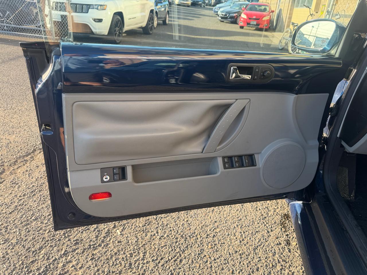 Volkswagen New Beetle Convertible 2dr Convertible GLS Turbo Auto 2004