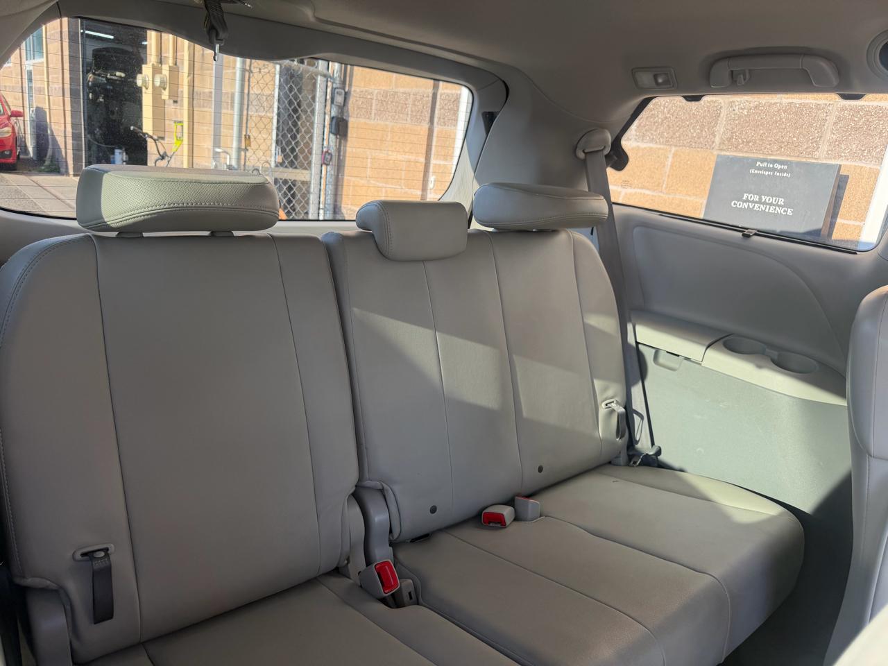 Toyota Sienna 5dr 7-Pass Van V6 XLE AAS FWD (Natl) 2014