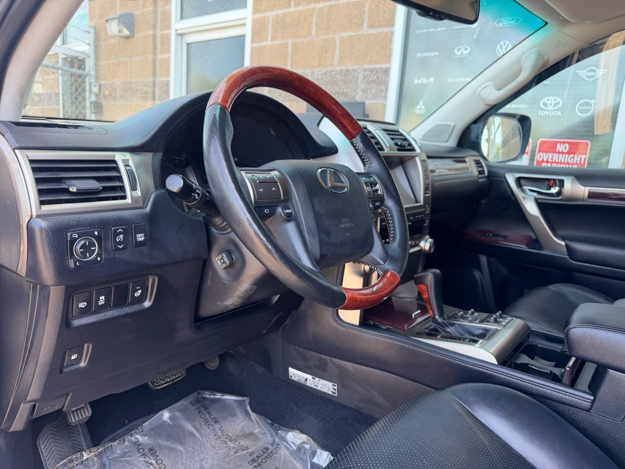 Lexus GX 460 4WD 4dr Premium 2011