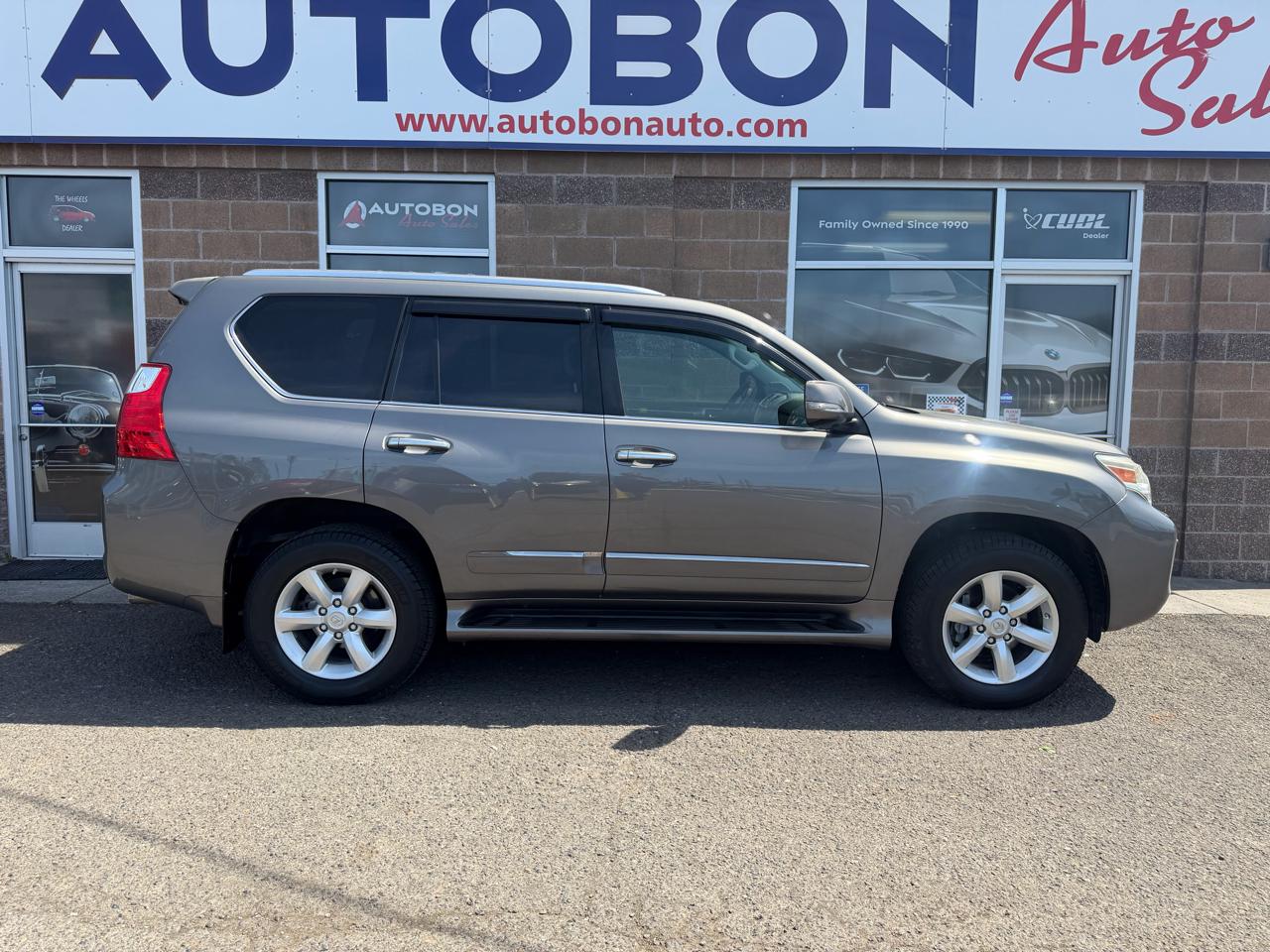 Lexus GX 460 4WD 4dr Premium 2011