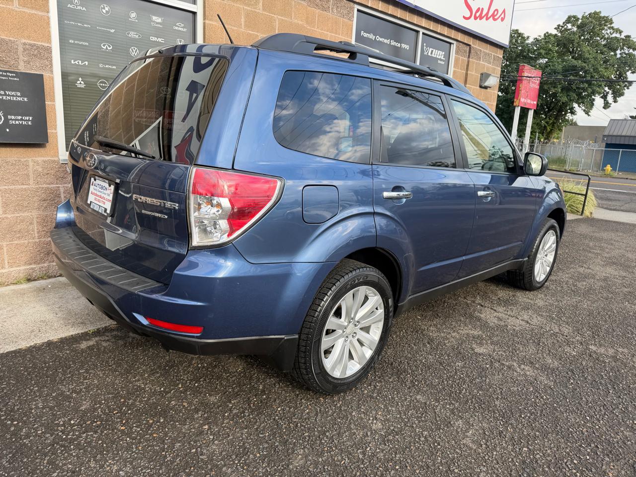 Subaru Forester 4dr Auto 2.5X Premium w/All-Weather Pkg 2011