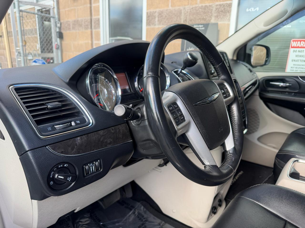 Chrysler Town & Country 4dr Wgn Touring 2015