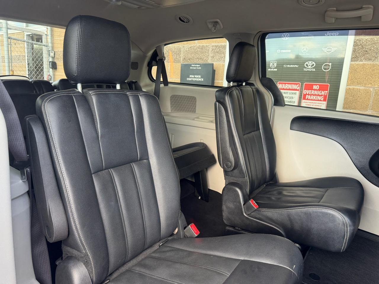 Chrysler Town & Country 4dr Wgn Touring 2015