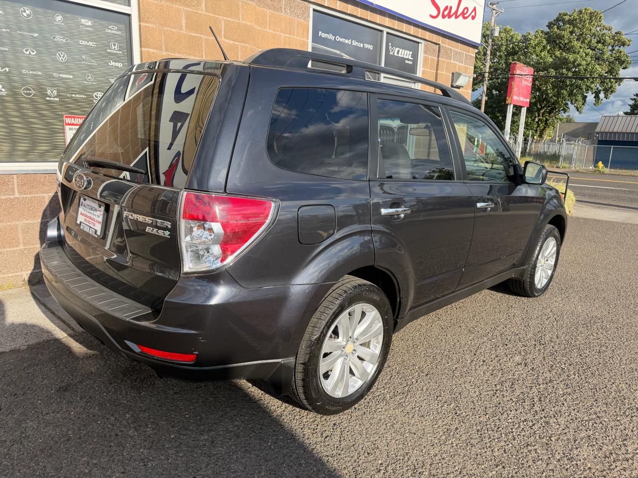 Subaru Forester 4dr Auto 2.5X Premium 2012