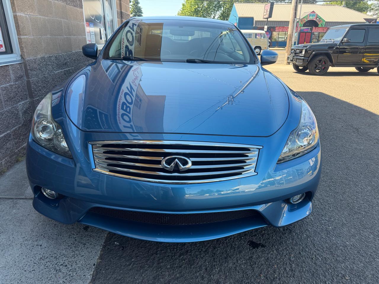 Infiniti G37 Convertible 2dr Sport 6MT 2011