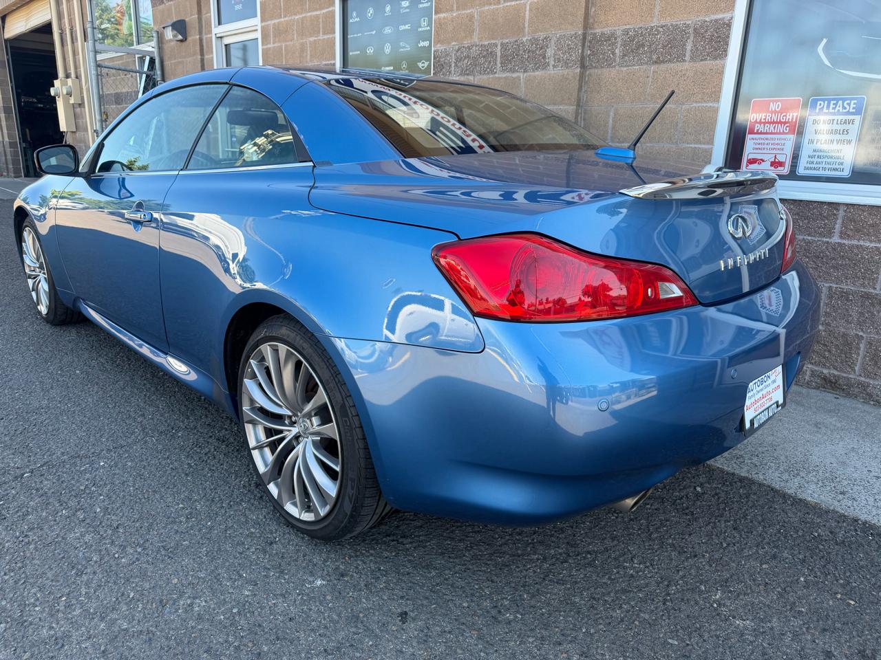 Infiniti G37 Convertible 2dr Sport 6MT 2011