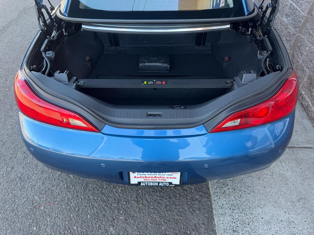 Infiniti G37 Convertible 2dr Sport 6MT 2011