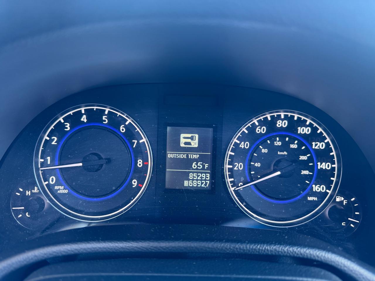 Infiniti G37 Convertible 2dr Sport 6MT 2011
