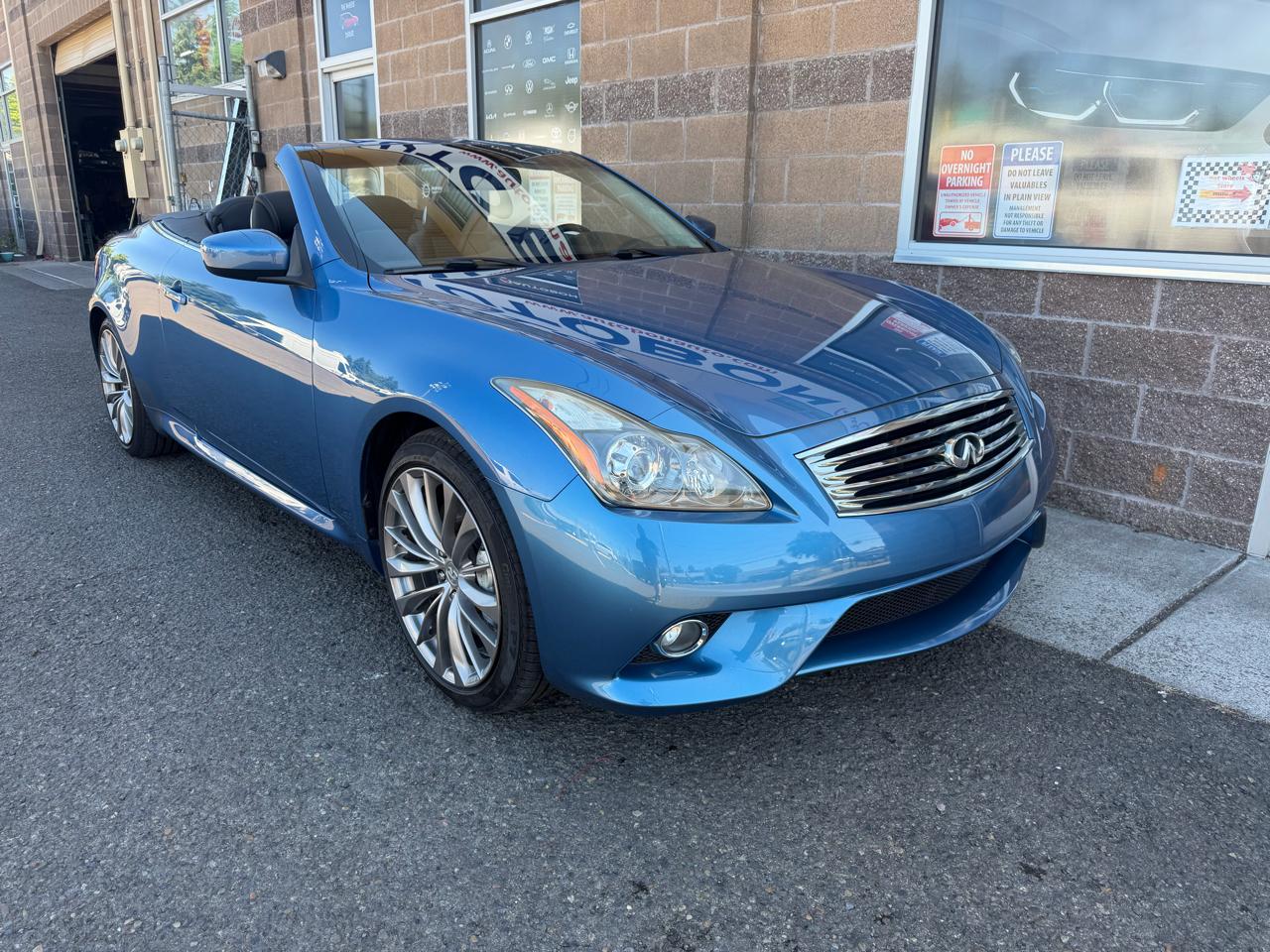 Infiniti G37 Convertible 2dr Sport 6MT 2011