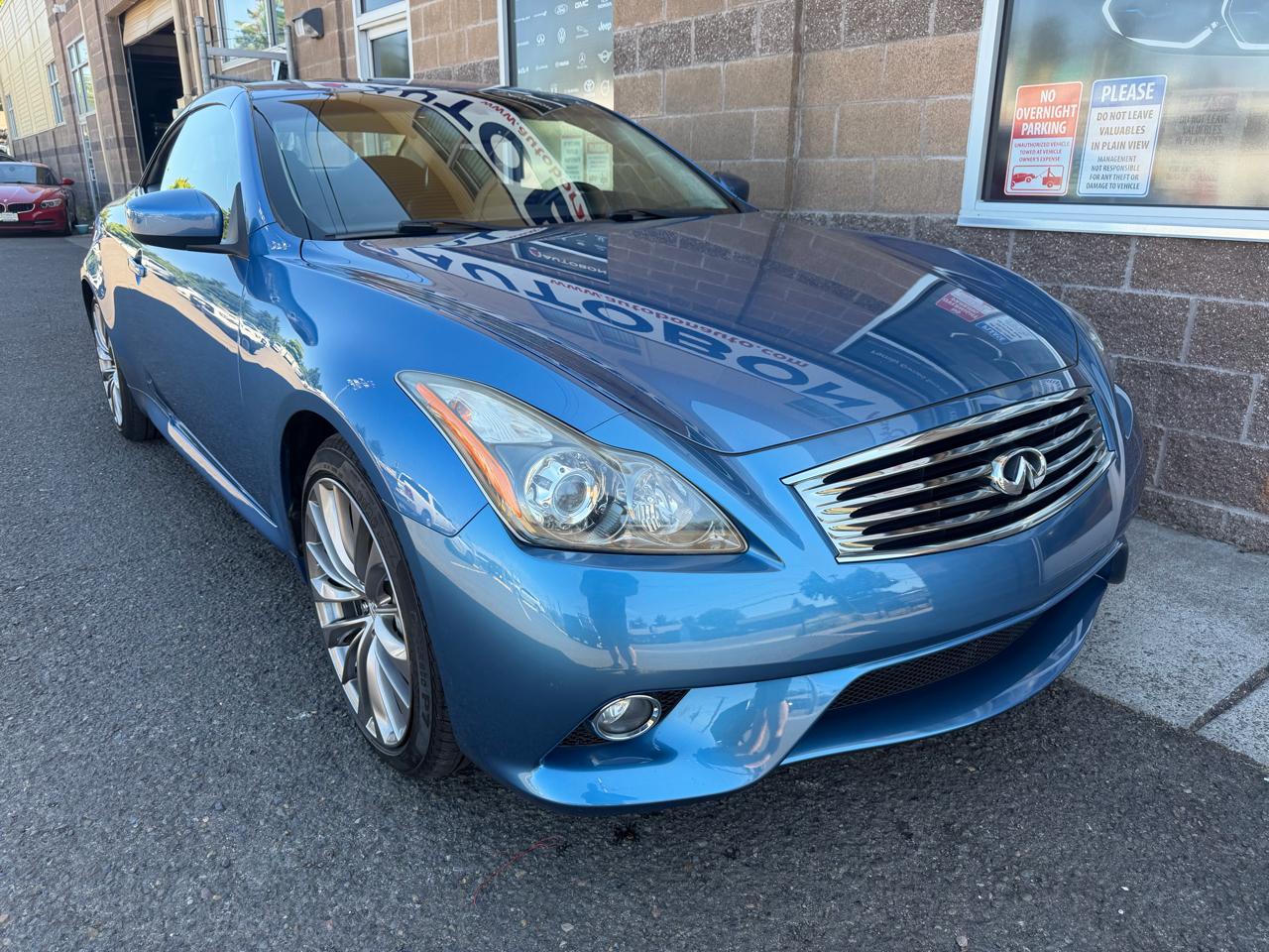 Infiniti G37 Convertible 2dr Sport 6MT 2011