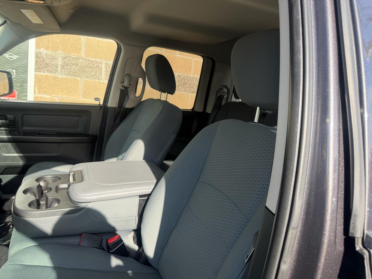 RAM 1500 4WD Crew Cab 149" Tradesman 2017