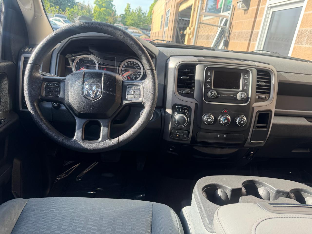 RAM 1500 4WD Crew Cab 149" Tradesman 2017