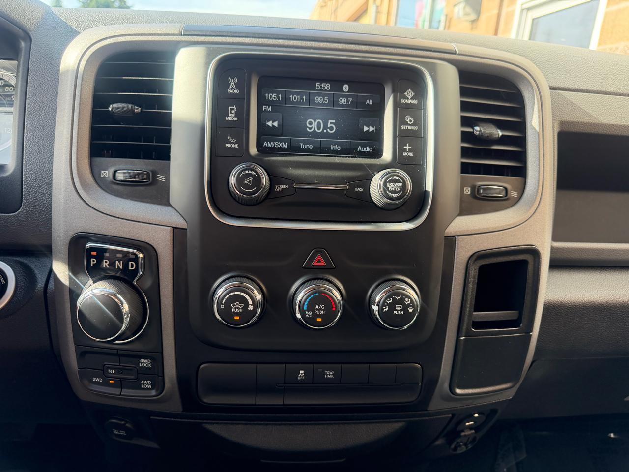 RAM 1500 4WD Crew Cab 149" Tradesman 2017