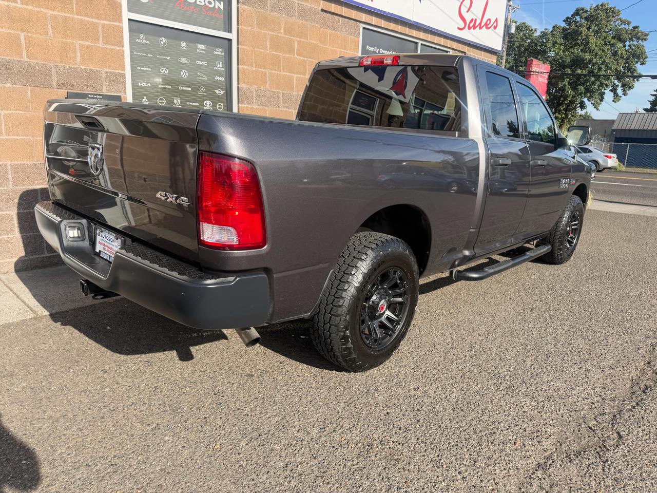 RAM 1500 4WD Crew Cab 149" Tradesman 2017