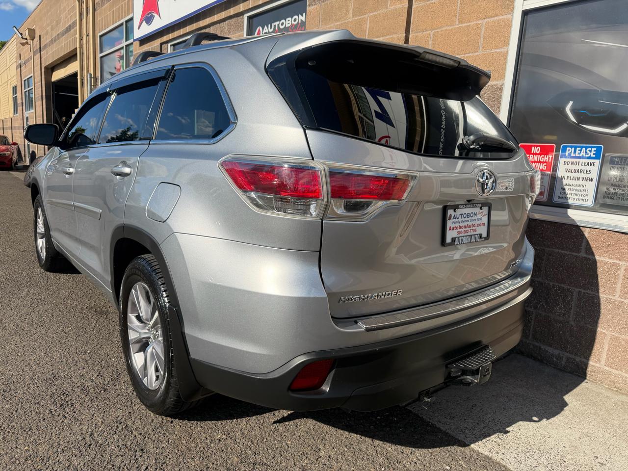 Toyota Highlander AWD 4dr V6 XLE (Natl) 2015