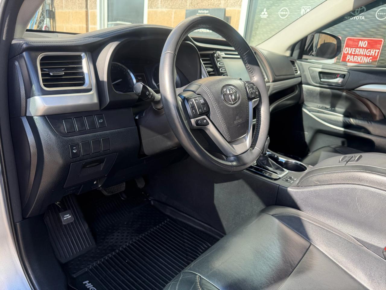 Toyota Highlander AWD 4dr V6 XLE (Natl) 2015