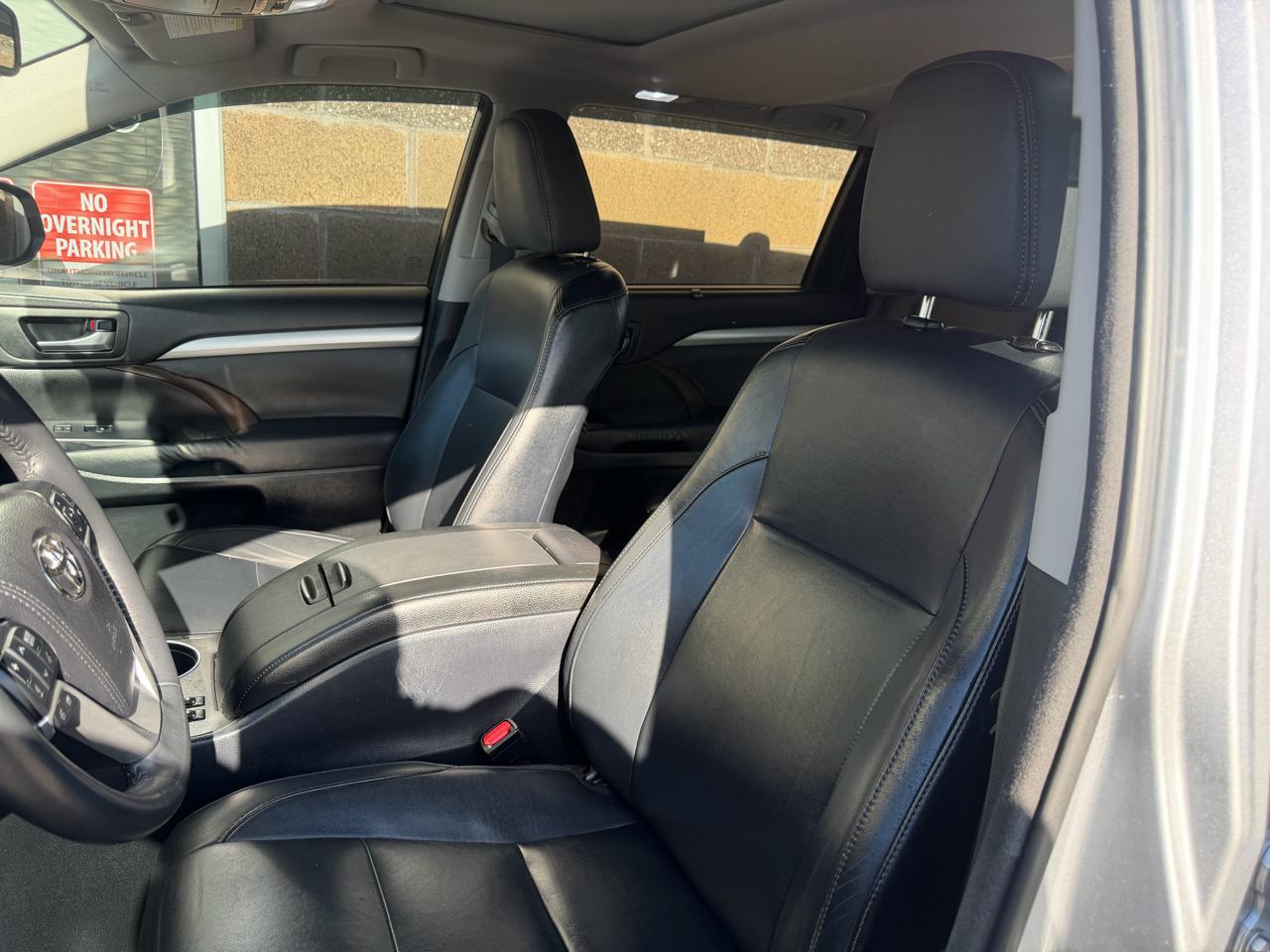 Toyota Highlander AWD 4dr V6 XLE (Natl) 2015
