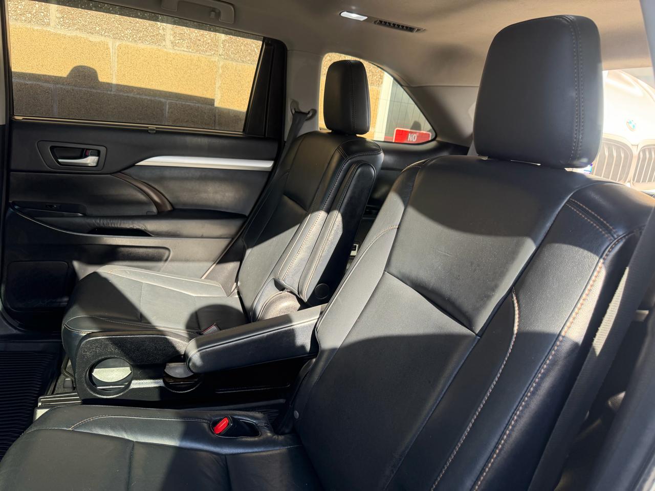 Toyota Highlander AWD 4dr V6 XLE (Natl) 2015