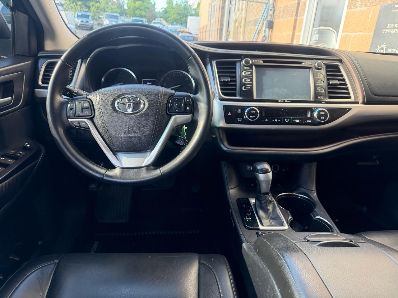 Toyota Highlander AWD 4dr V6 XLE (Natl) 2015