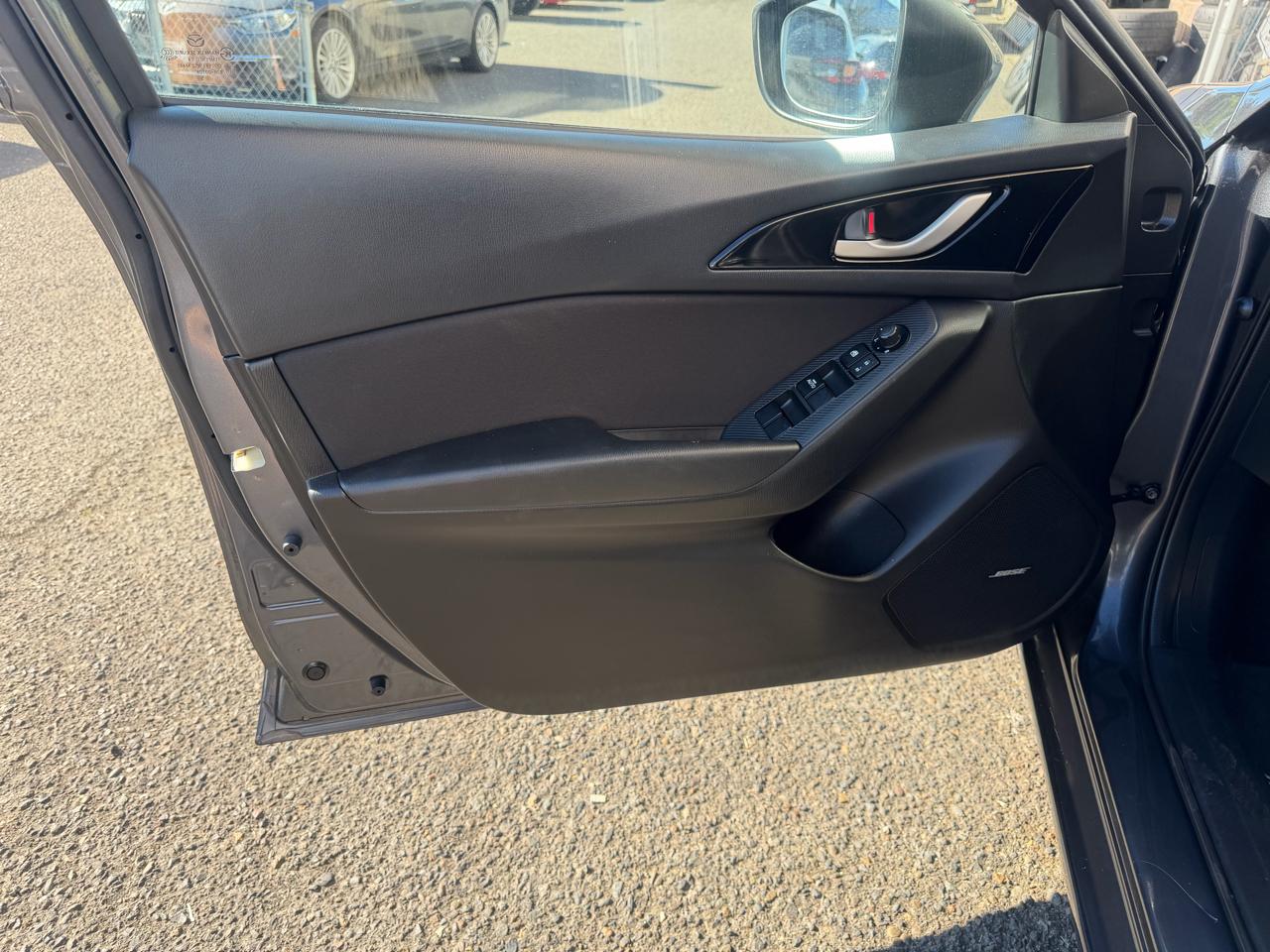 Mazda MAZDA3 5dr HB Auto i Touring 2016