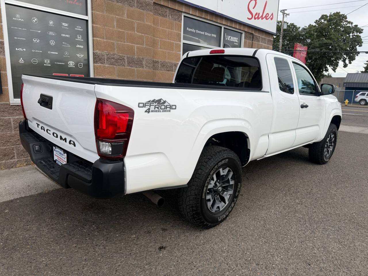 Toyota Tacoma 4WD SR5 Access Cab 6' Bed I4 AT (Natl) 2020
