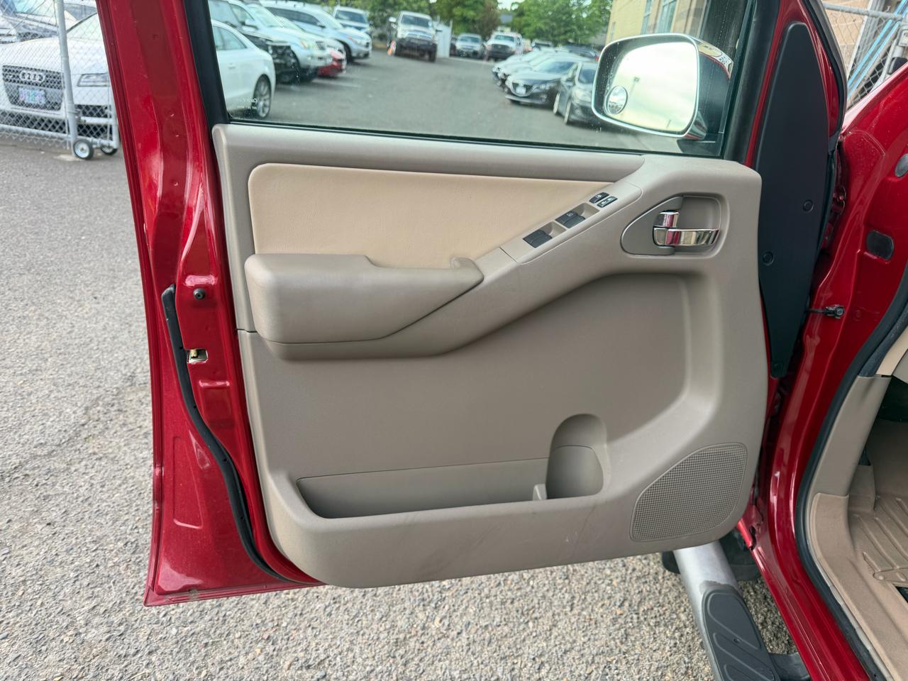 Nissan Frontier 2WD Crew Cab LWB Auto SL 2011