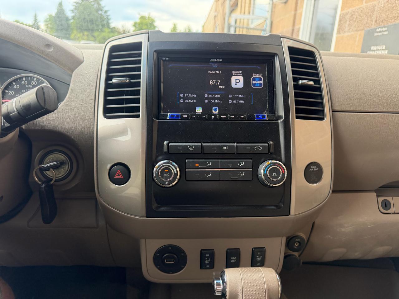 Nissan Frontier 2WD Crew Cab LWB Auto SL 2011