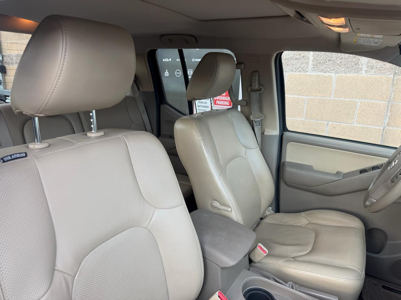 Nissan Frontier 2WD Crew Cab LWB Auto SL 2011