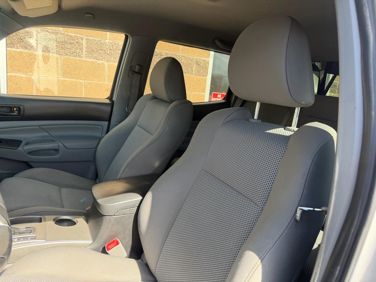 Toyota Tacoma 4WD Double Cab LB V6 AT (Natl) 2012
