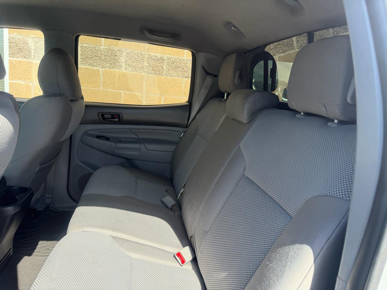 Toyota Tacoma 4WD Double Cab LB V6 AT (Natl) 2012