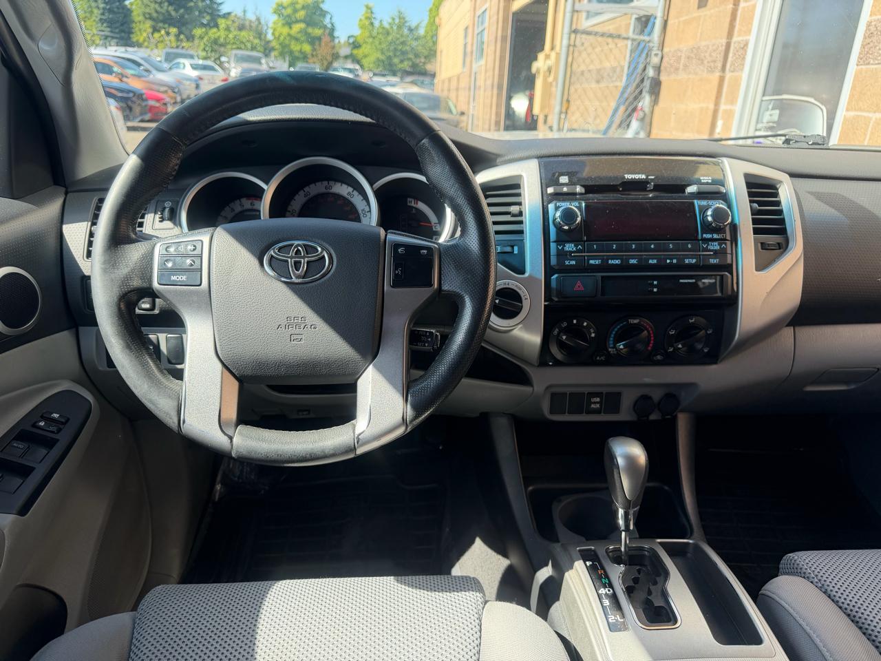 Toyota Tacoma 4WD Double Cab LB V6 AT (Natl) 2012