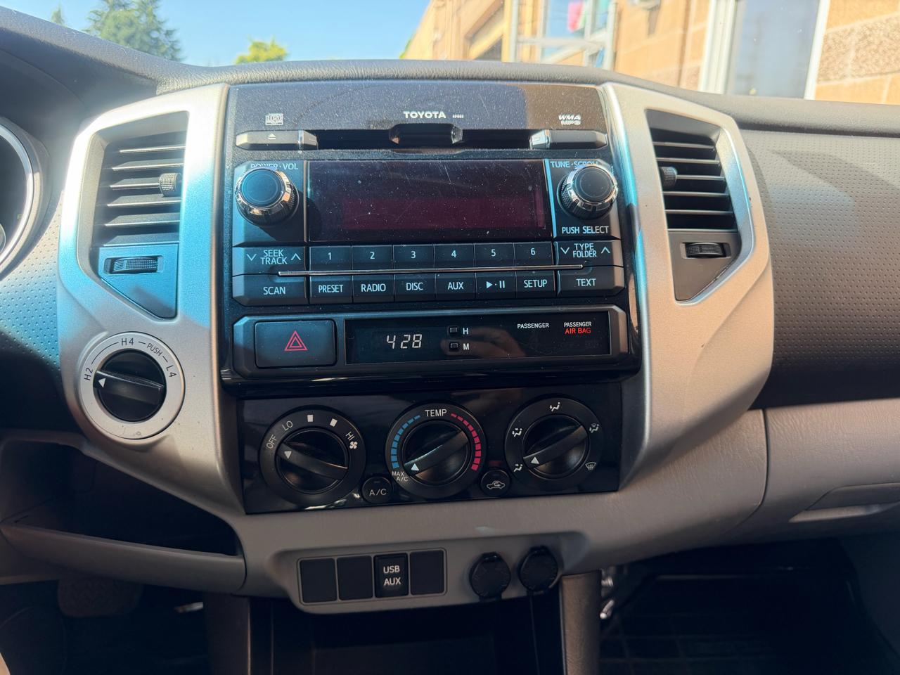 Toyota Tacoma 4WD Double Cab LB V6 AT (Natl) 2012