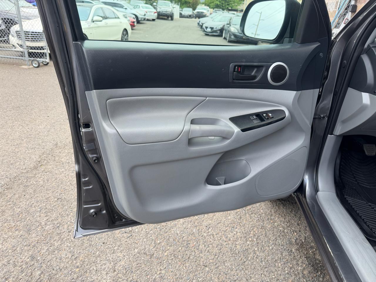 Toyota Tacoma 2WD Access Cab I4 AT (Natl) 2015