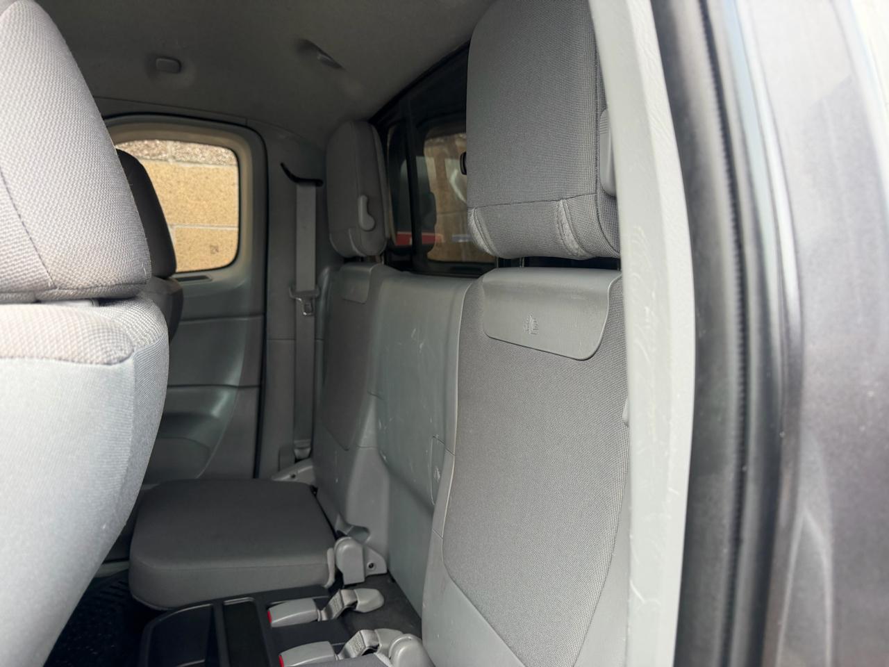 Toyota Tacoma 2WD Access Cab I4 AT (Natl) 2015