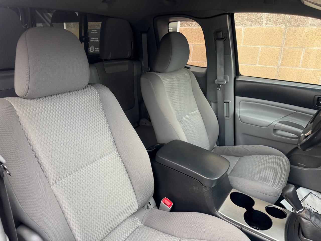 Toyota Tacoma 2WD Access Cab I4 AT (Natl) 2015