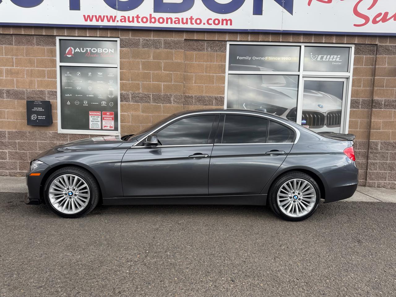 BMW 3 Series 4dr Sdn 328i xDrive AWD SULEV 2013